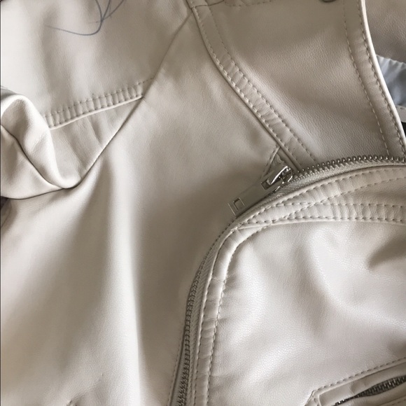 Creme leather off shoulder jacket - Picture 2 of 2